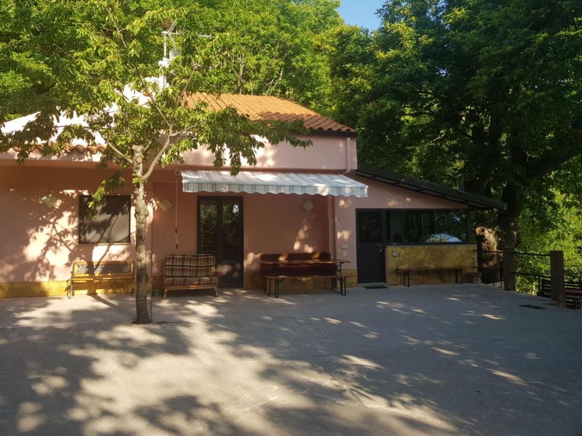 La Casetta nel Bosco per Turisti Castelbuono  Esterno foto
